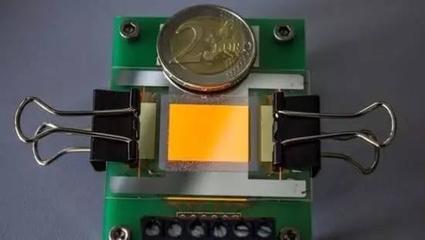 中國突破 全球首款石墨烯電子顯示屏問世，開啟顯示技術(shù)新紀(jì)元